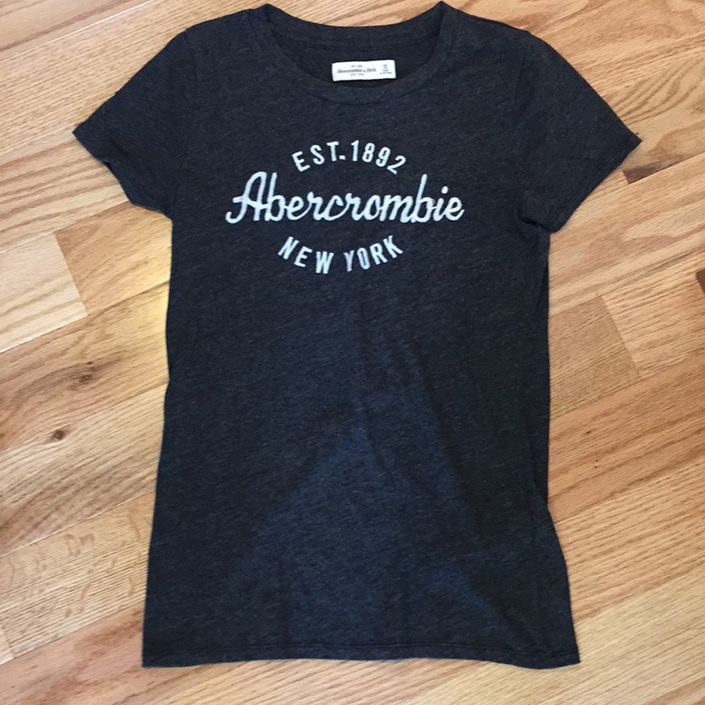 Gray Abercrombie and Fitch XS T-shirt